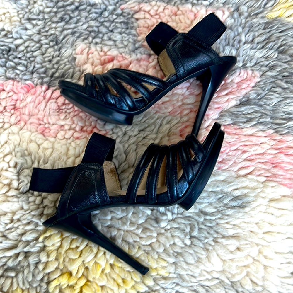 MICHAEL Michael Kors black heel